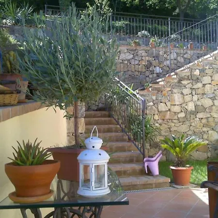 Casale Coreallo Frühstückspension Spotorno